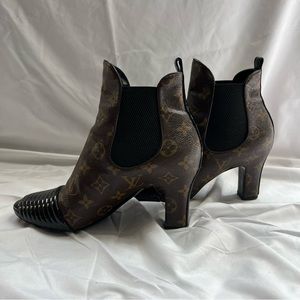 Auth LOUIS VUITTON - NL0175 Women's Boots Monogram. Inspired Ankle Boot 7.5.